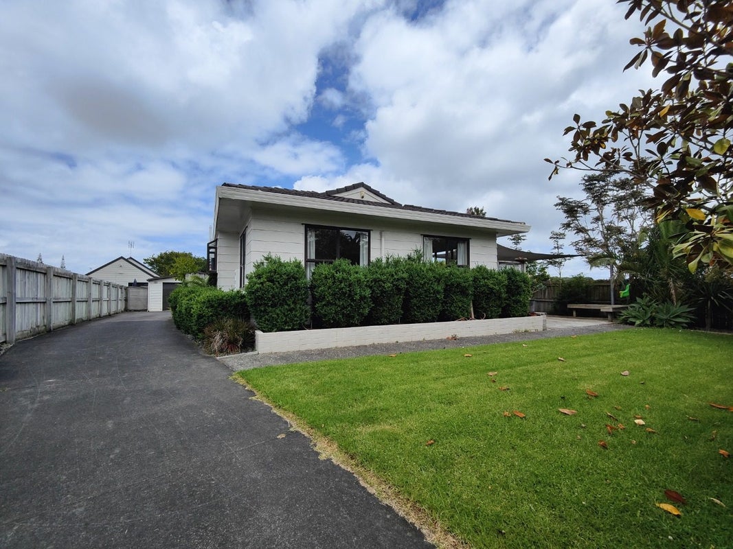 103 Aviemore Drive, Highland Park, Auckland - Carousel 2