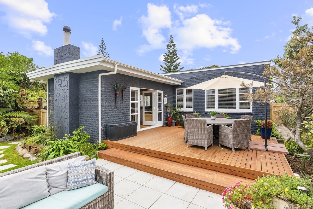 14 Toi Street, Otaki Beach, Otaki - Carousel 1