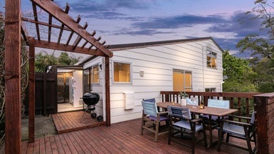 2/3 Hellyers Street, Birkdale, Auckland - Carousel 1