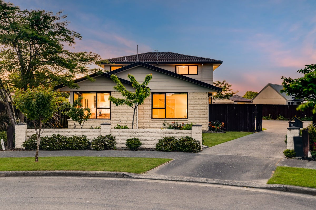 14 Tivoli Place, Bishopdale, Christchurch - Carousel 2