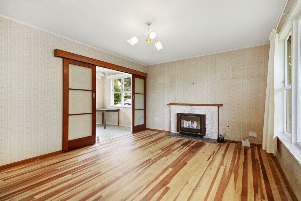 57 Franklyn Road, Tawa, Wellington - Carousel 2