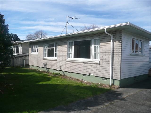 6 Woodleigh Street, Frankleigh Park, New Plymouth - Carousel 1