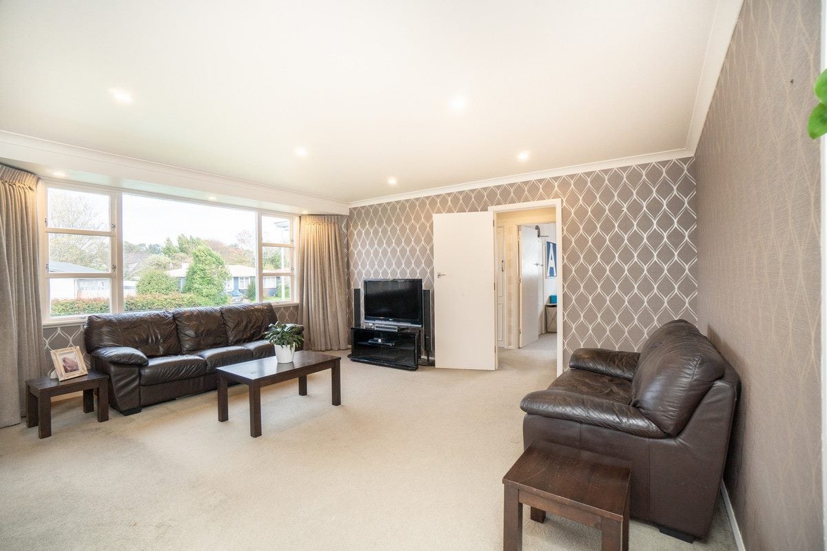 6 Parkland Crescent, Terrace End, Palmerston North - Carousel 2