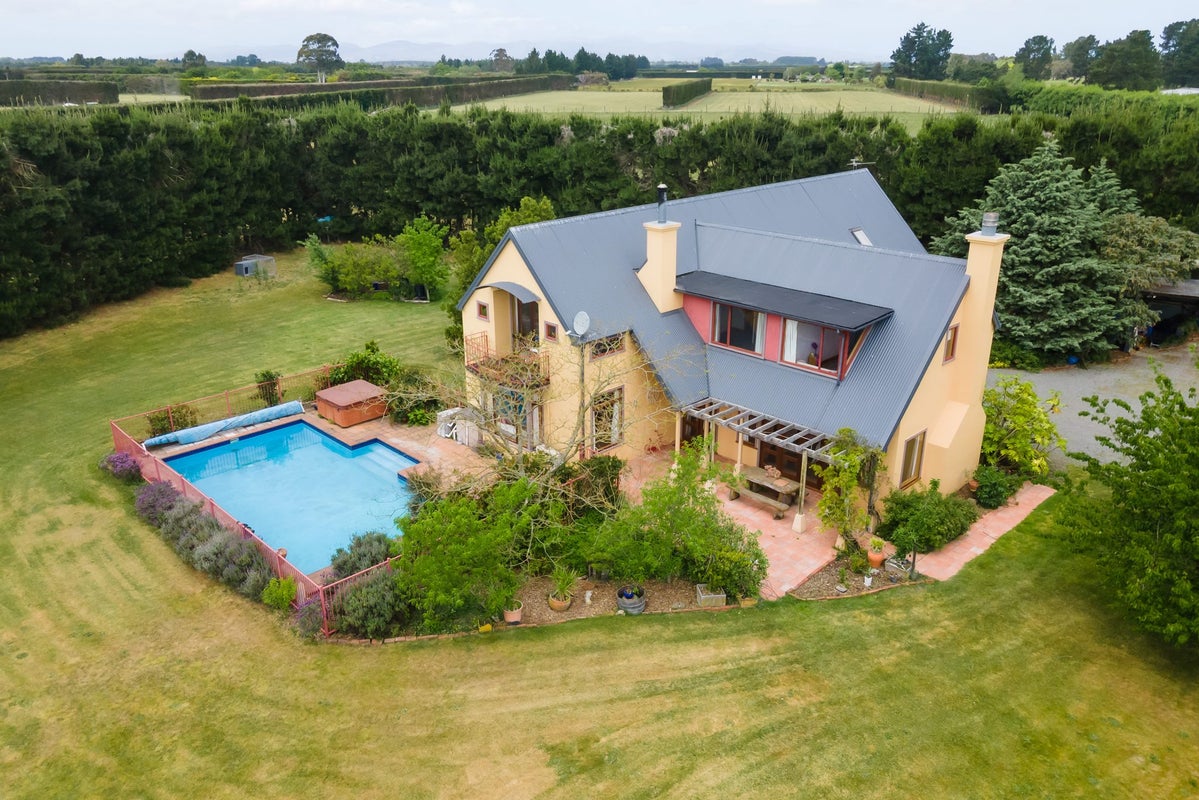 757 Newtons Road, Christchurch - Carousel 2