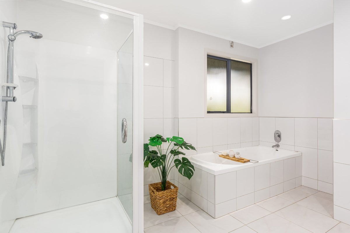 73 Kaitangata Crescent, Kelson, Lower Hutt - Carousel 28