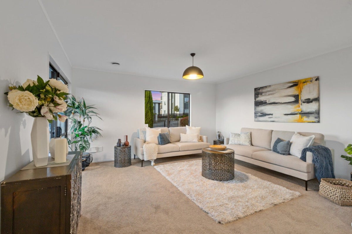 1/23 Walsall Street, Avondale, Auckland - Carousel 2