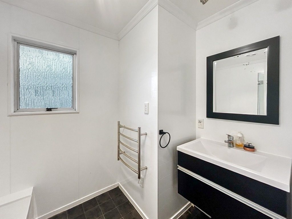 3 Palliser Place, Milson, Palmerston North - Carousel 6