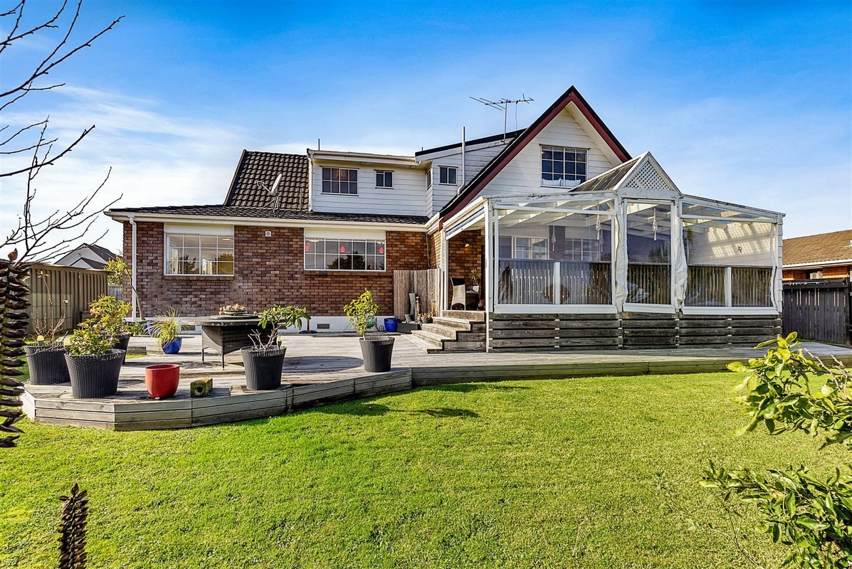 65 Aviemore Drive, Highland Park, Auckland - Carousel 1