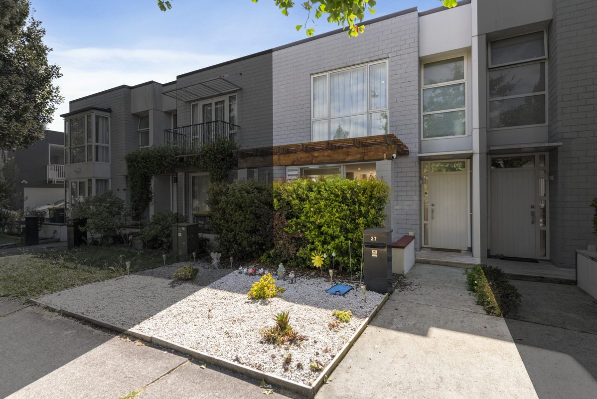 27 Hakawai Avenue, Takanini, Auckland - Carousel 1