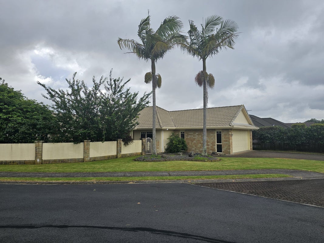 1 Braeburn Place, Bethlehem, Tauranga - Carousel 2