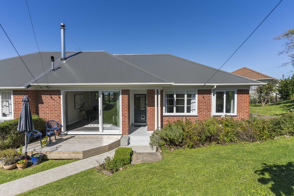 127 Lynn Street, Wakari, Dunedin - Carousel 1