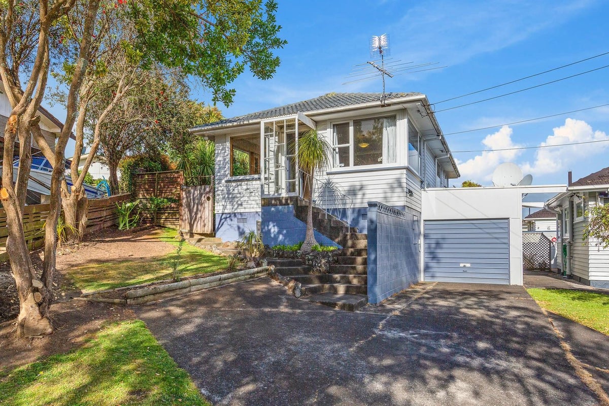 5/54 Howe Street, Howick, Auckland - Carousel 1