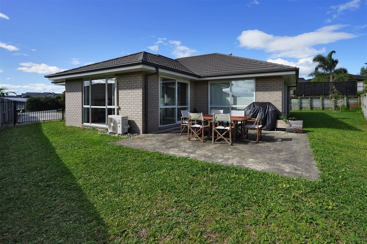 14 Rigg Place, Flagstaff, Hamilton - Carousel 14