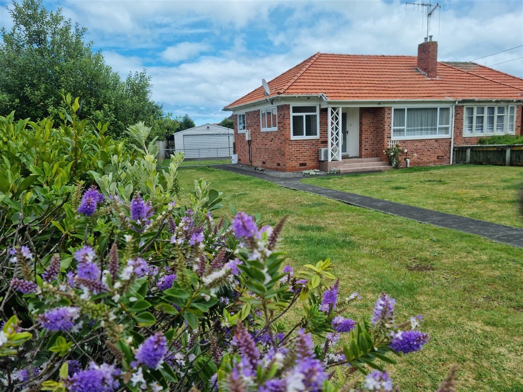 1 Fergusson Street, Springvale, Whanganui - Carousel 1