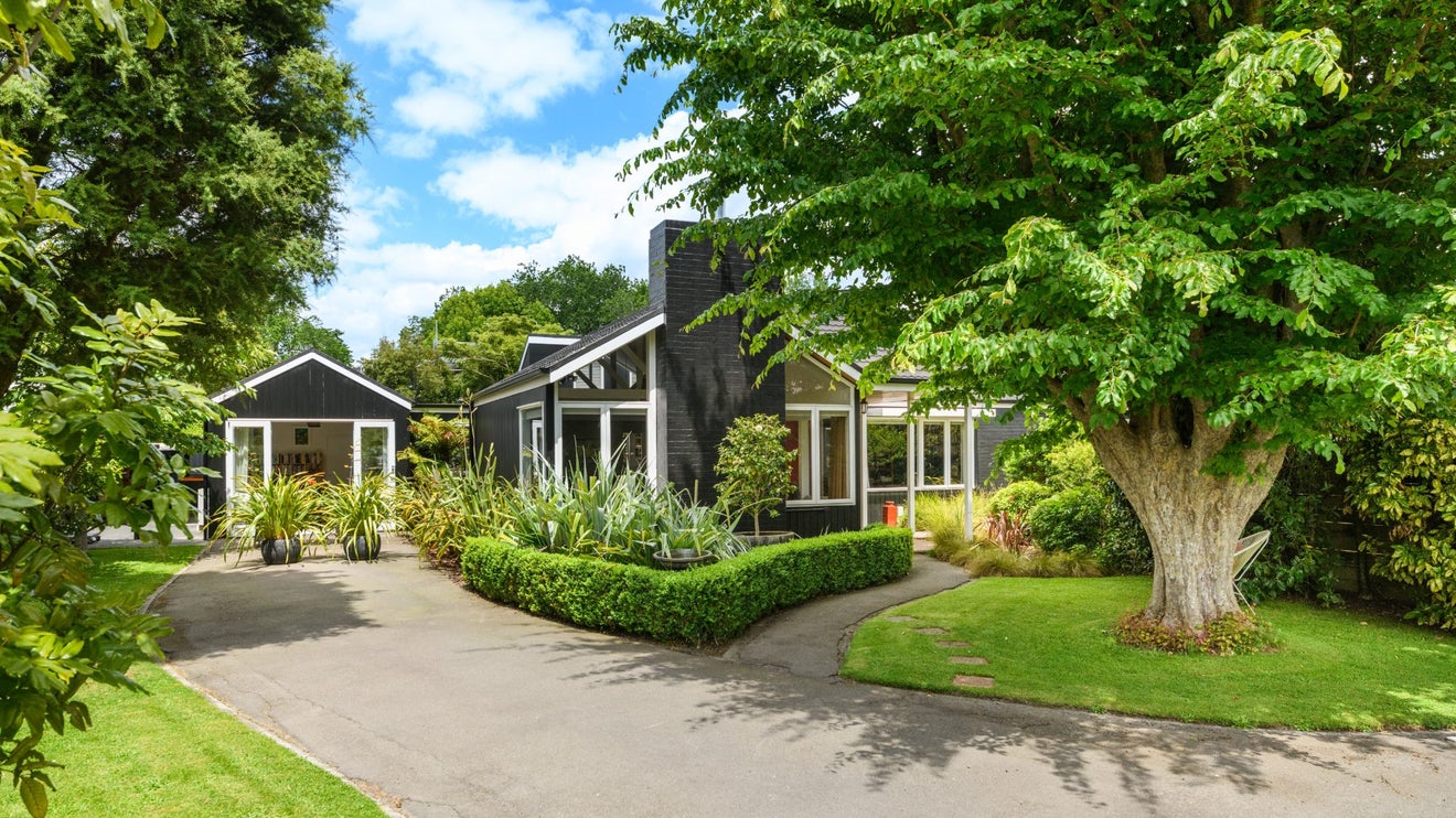 26 Manapouri Crescent, Hokowhitu, Palmerston North - Carousel 1