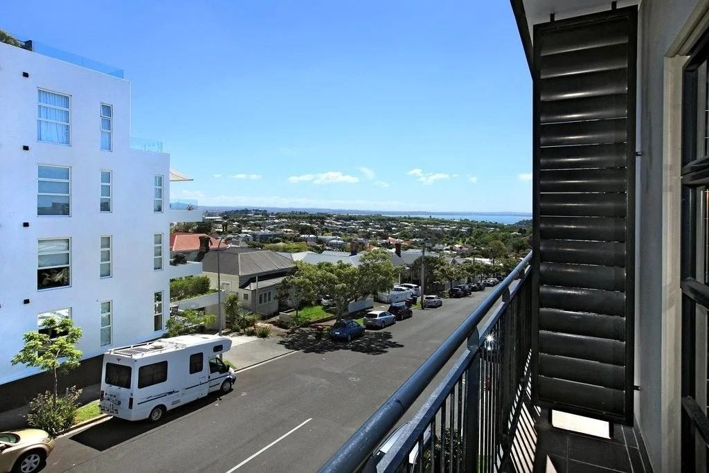 2F/221 Great North Road, Grey Lynn, Auckland - Carousel 9