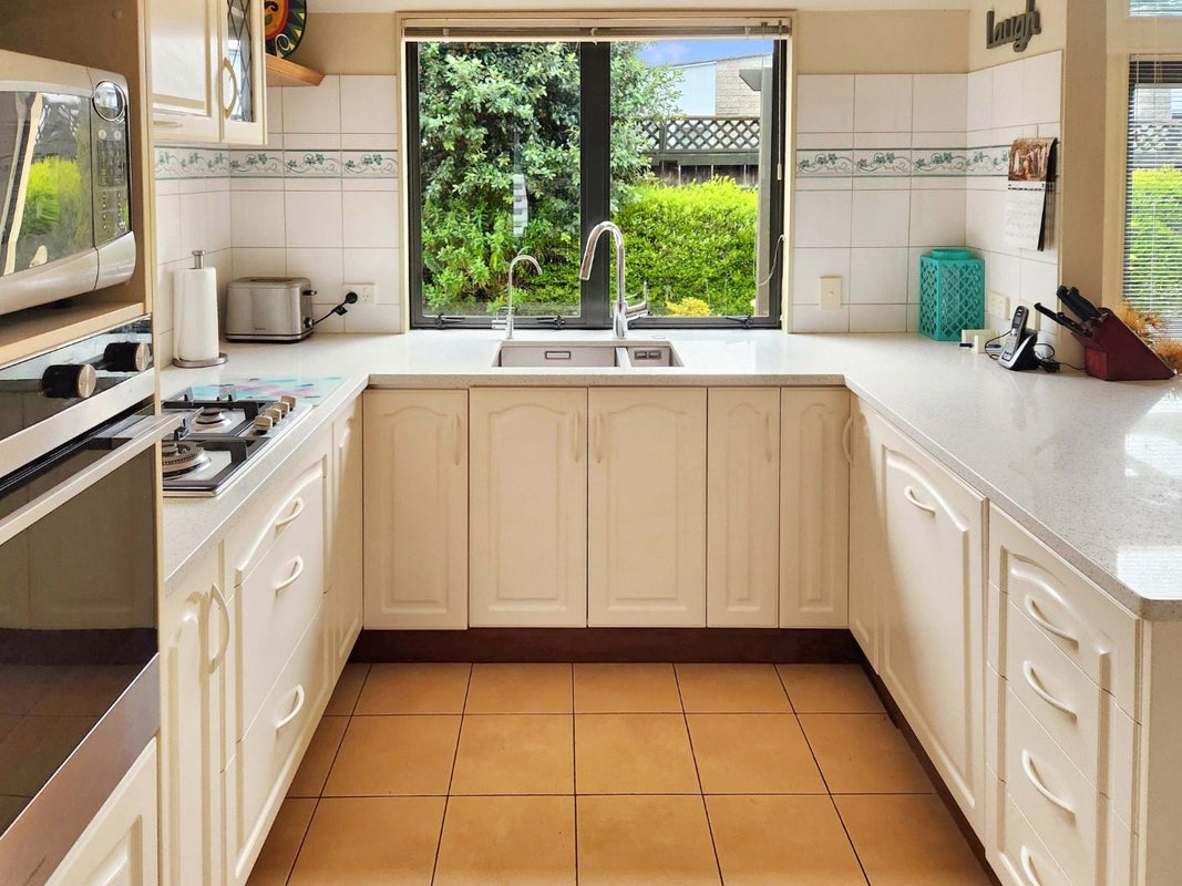 1/88 Waterloo Road, Hutt Central, Lower Hutt - Carousel 2