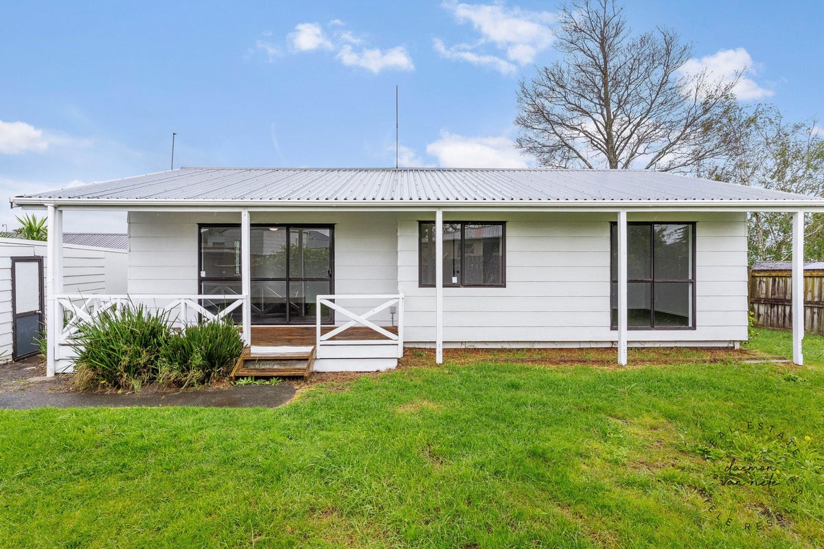 2/90 Shifnal Drive, Randwick Park, Manukau City, Auckland - Carousel 1