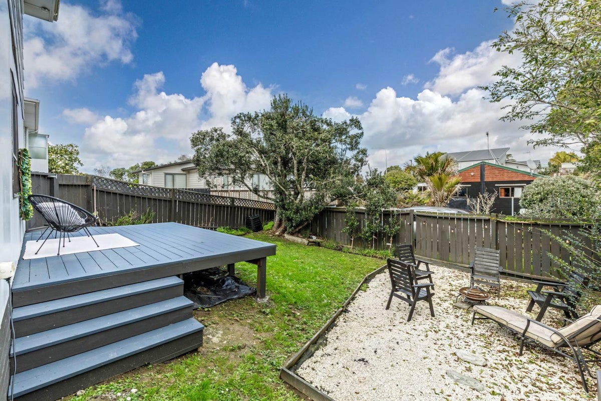 1/694 East Coast Road, Pinehill, Auckland - Carousel 22