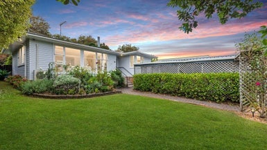 21 Chartwell Avenue, Glenfield, Auckland - Carousel 1