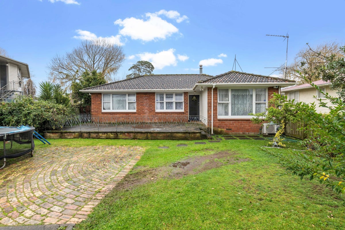 54 Cramond Drive, Mangere East, Auckland - Carousel 2