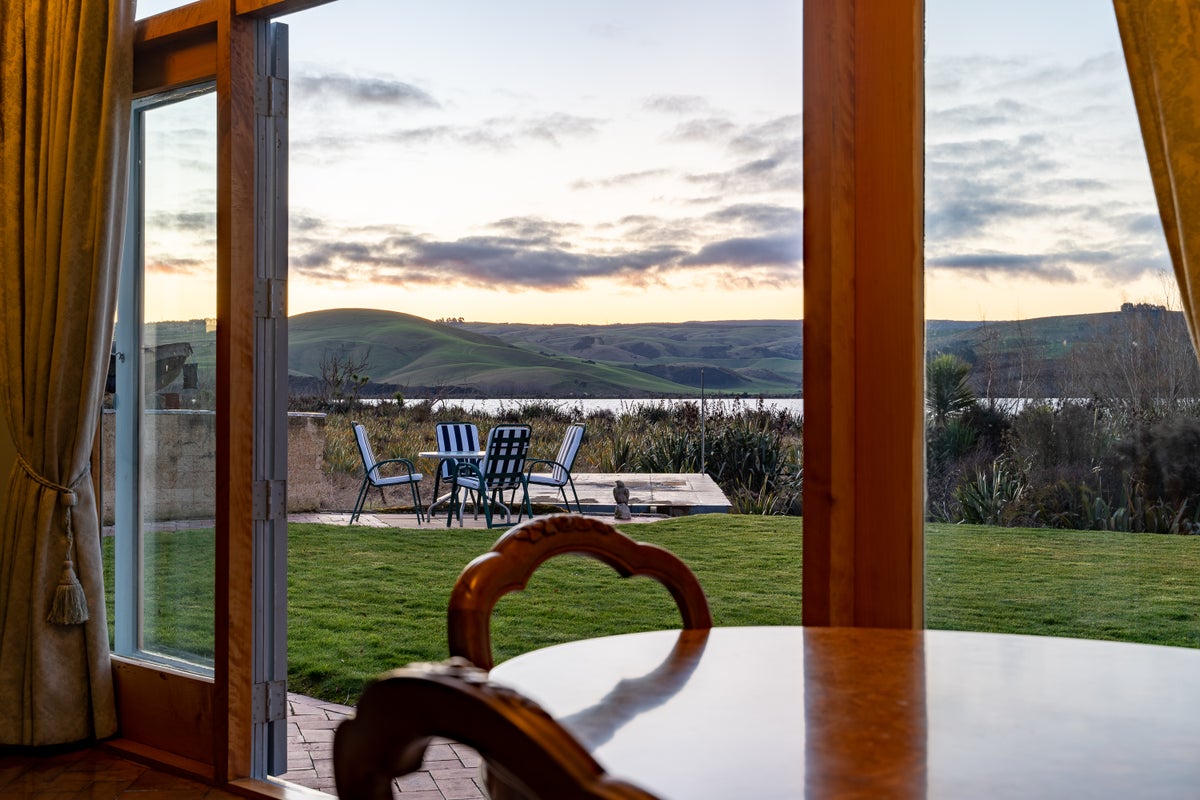 189 Lake Road, Clarendon - Carousel 1