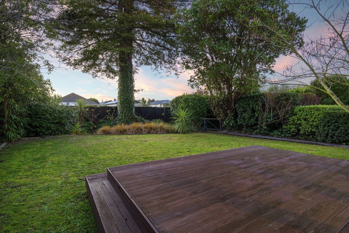 27 Aorangi Road, Bryndwr, Christchurch - Carousel 21