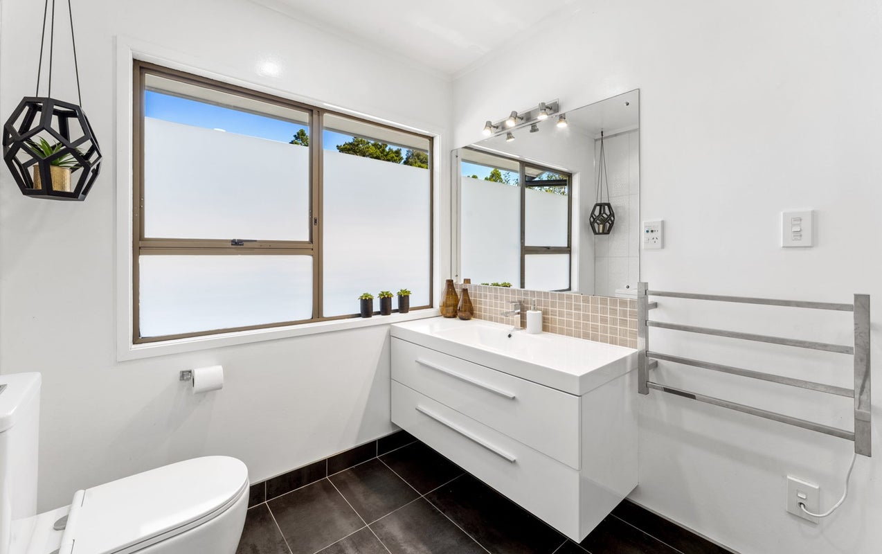 6 Fitzpatrick Place, Chatswood, Auckland - Carousel 24