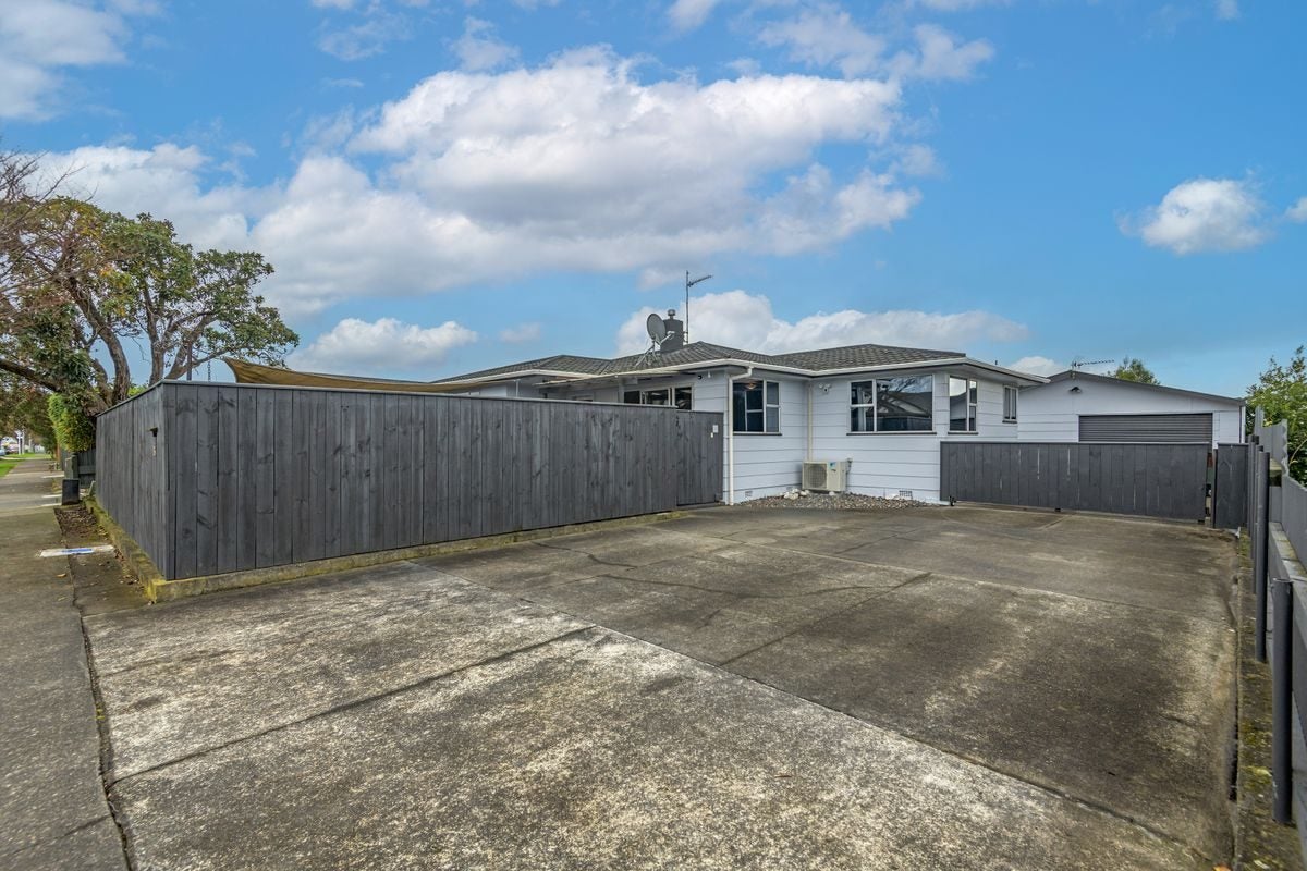 86 Fairs Road, Milson, Palmerston North - Carousel 1