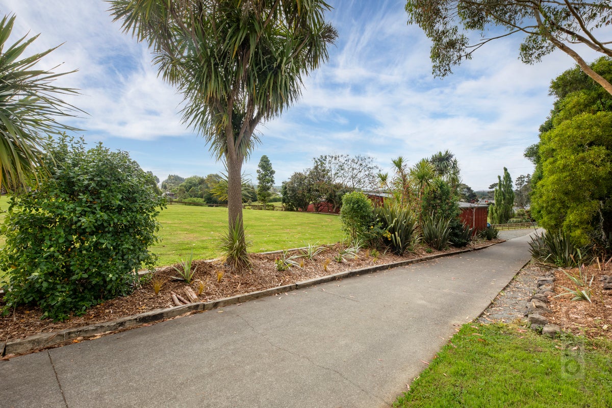 17 Deacon Road, Kumeu - Carousel 2