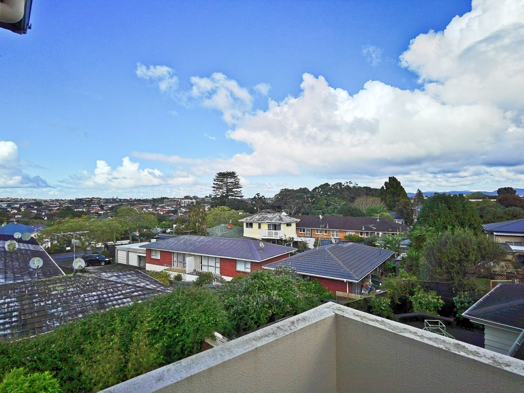 26A Highland Road, Mount Albert, Auckland - Carousel 21