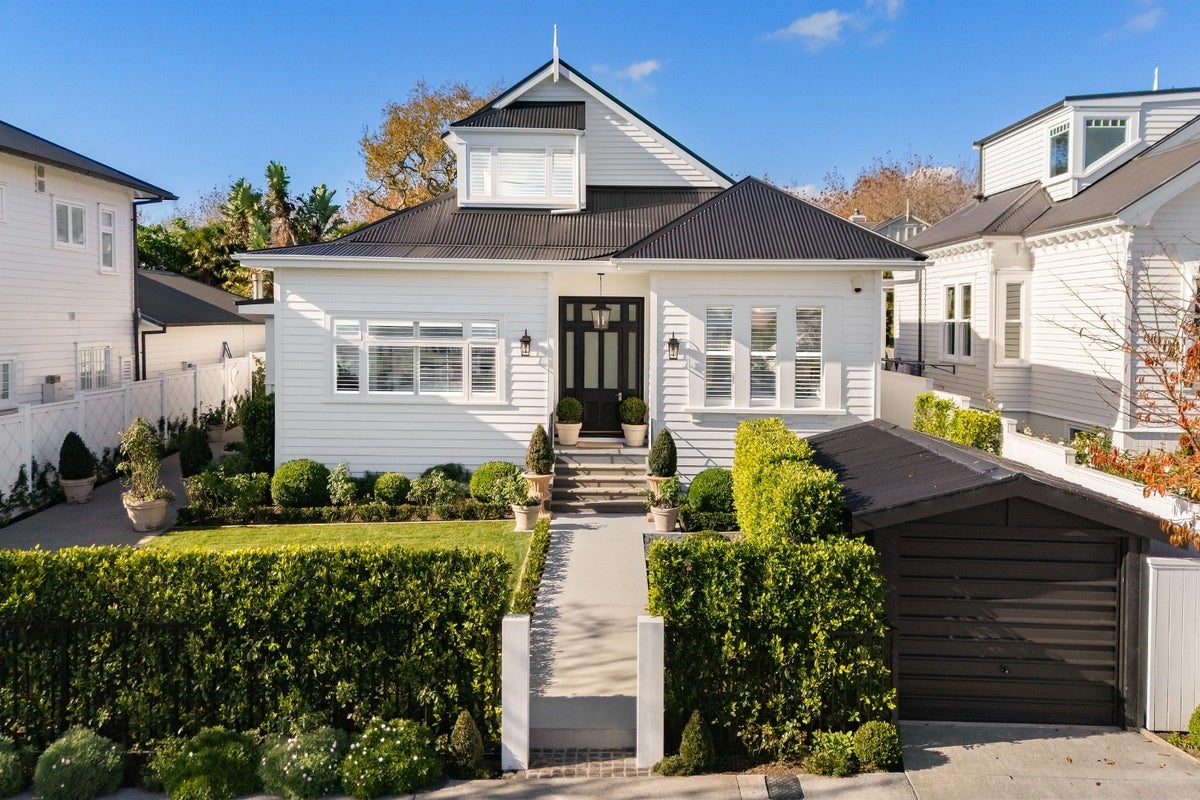 9 Galatea Terrace, Herne Bay, Auckland - Carousel 1