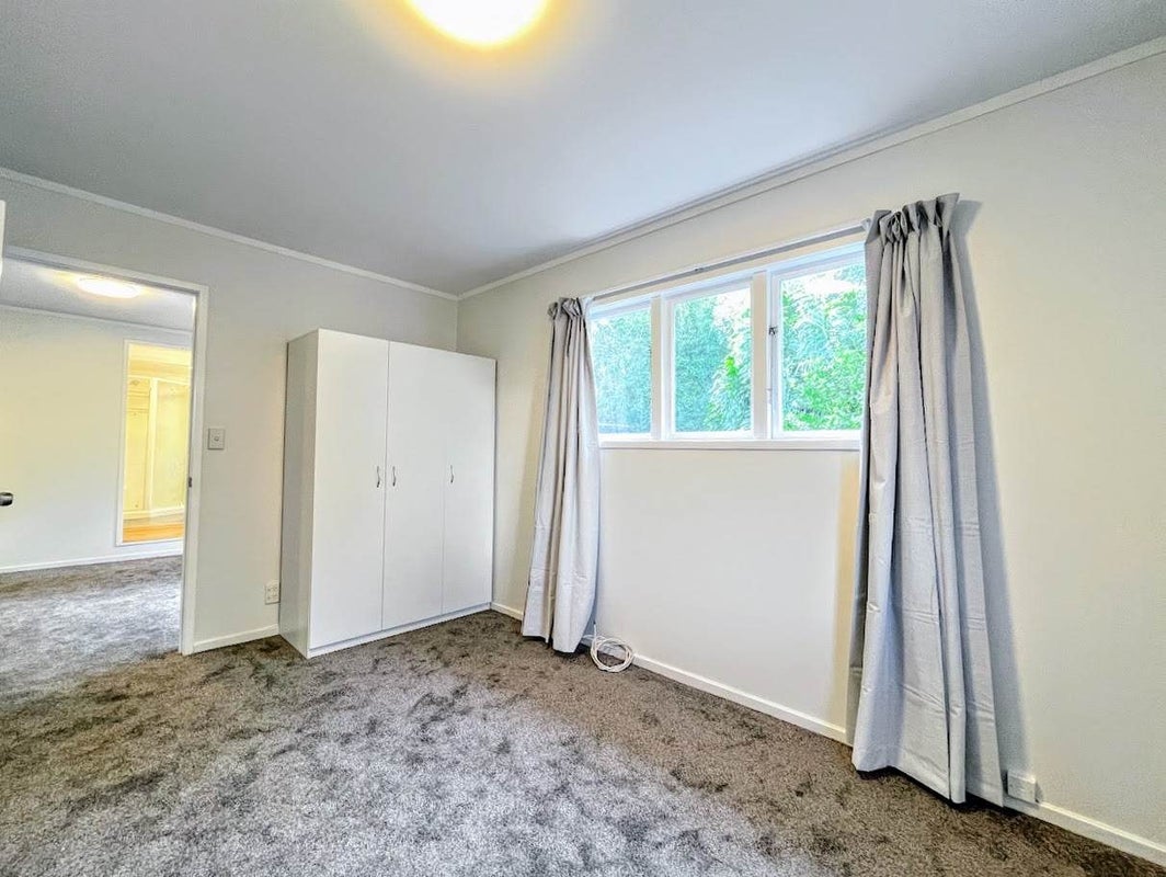 48 Juliet Avenue, Howick, Auckland - Carousel 2