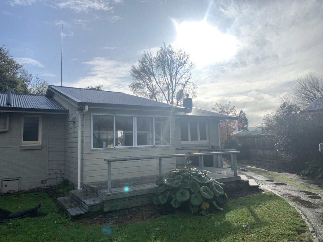 98 Wordsworth Street, Leamington, Cambridge - Carousel 1