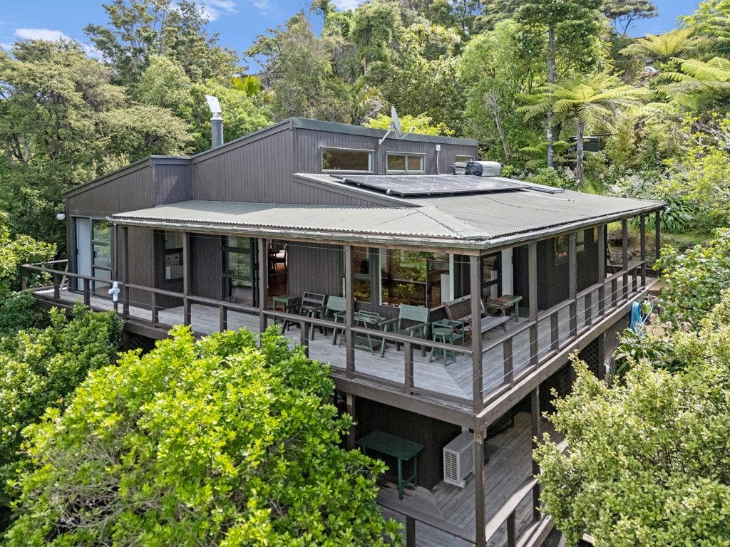 24 Bella Vista Road, Omiha, Waiheke Island - Carousel 1