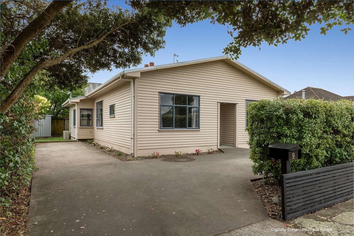 9 Moore Street, West End, Palmerston North - Carousel 1