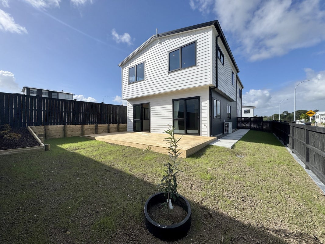 36 Eighth View Avenue, Beachlands, Auckland - Carousel 21