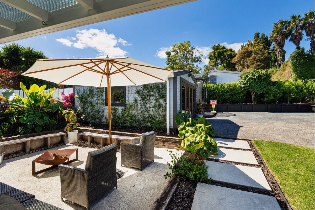 125 Owairaka Avenue, Mount Albert, Auckland - Carousel 2