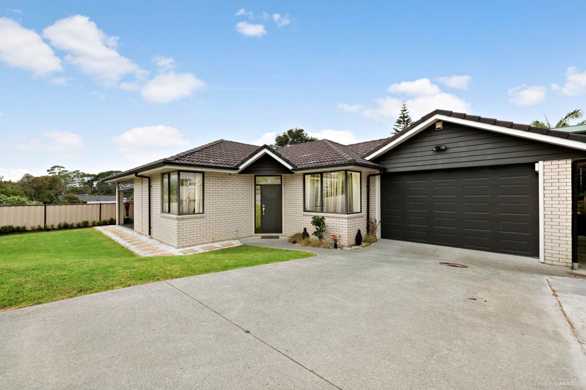 58 Zita Maria Drive, Massey, Auckland - Carousel 1