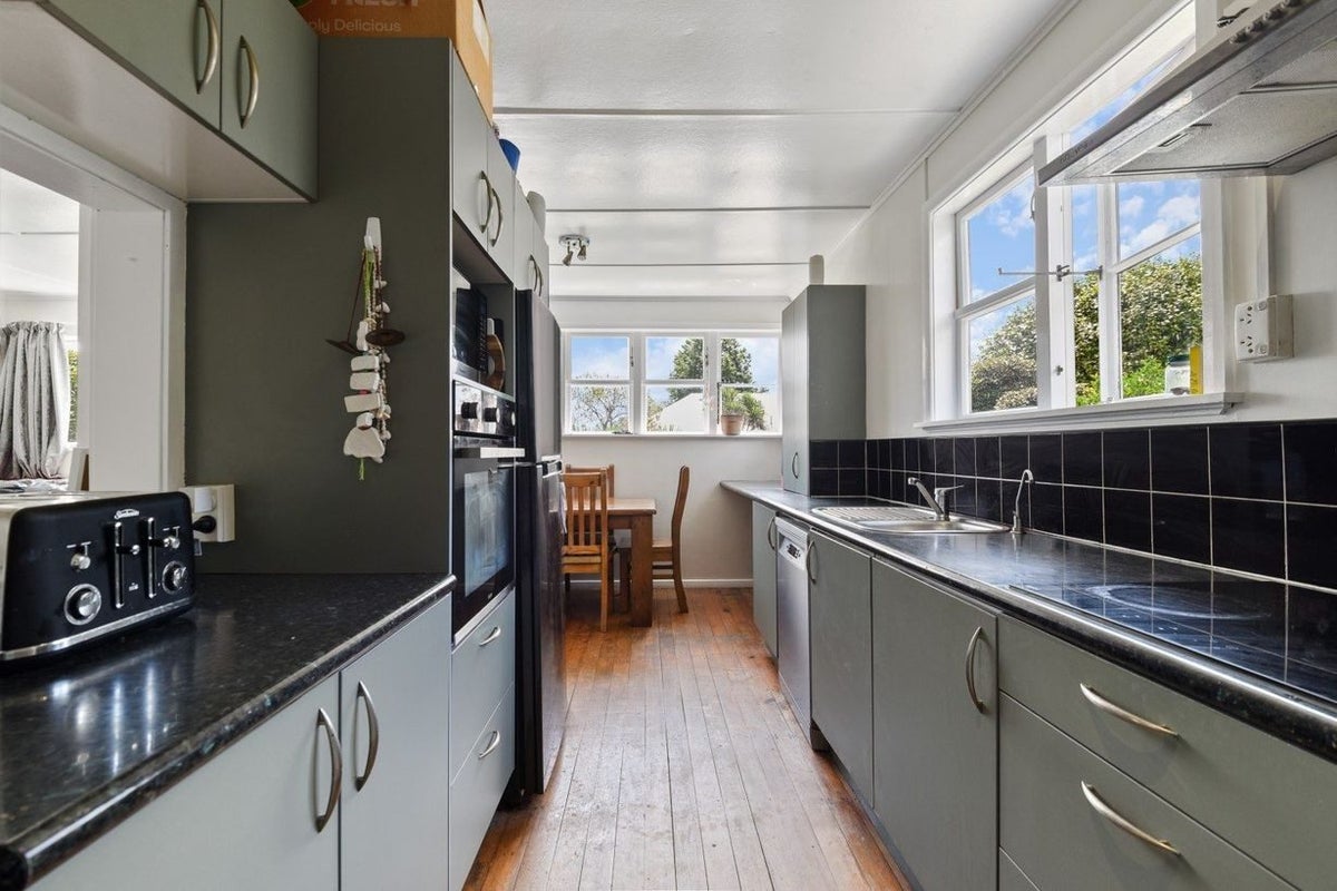 14 Clinkard Avenue, Glenholme, Rotorua - Carousel 2