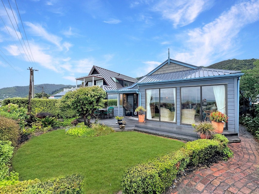 123 Marine Parade, Eastbourne, Lower Hutt - Carousel 1