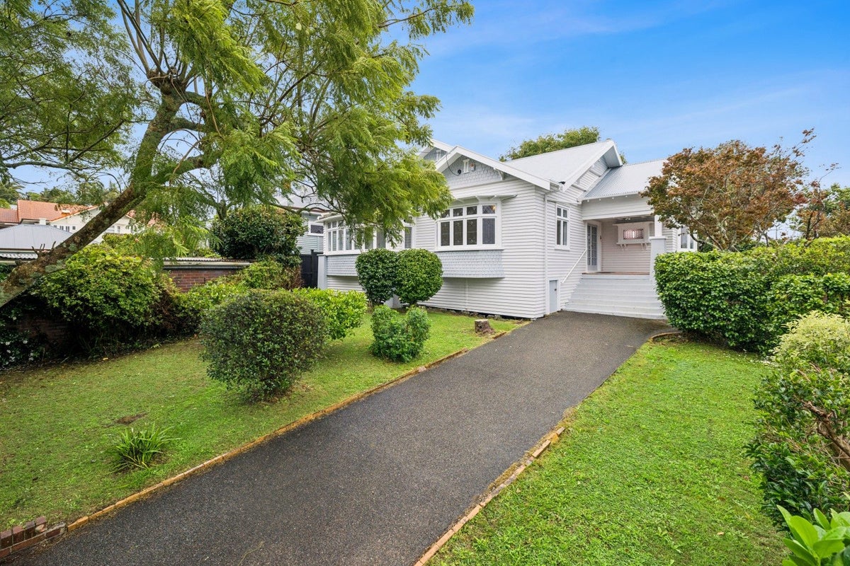 65 Kitenui Avenue, Mount Albert, Auckland - Carousel 1