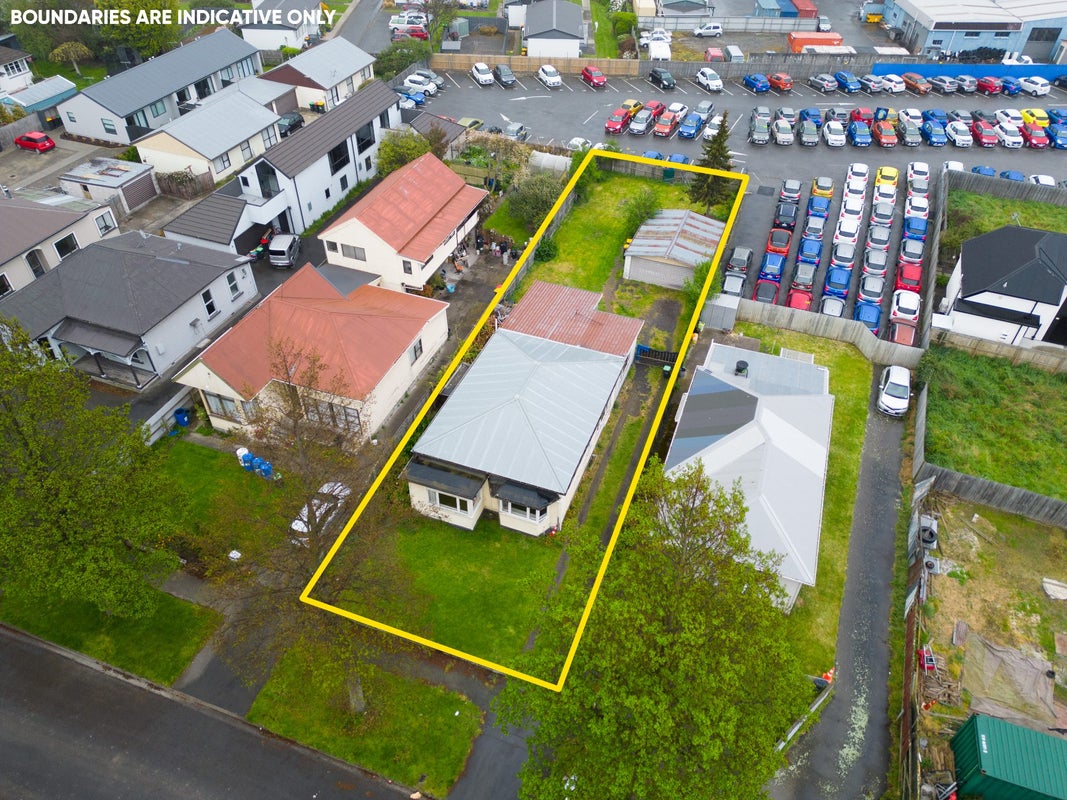 3 Defoe Place, Waltham, Christchurch - Carousel 1