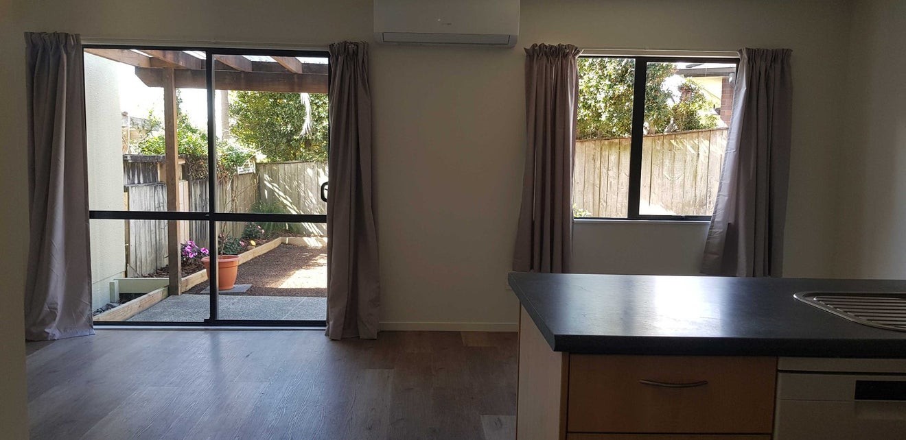 7/3 Orwell Road, Greenhithe, Auckland - Carousel 2