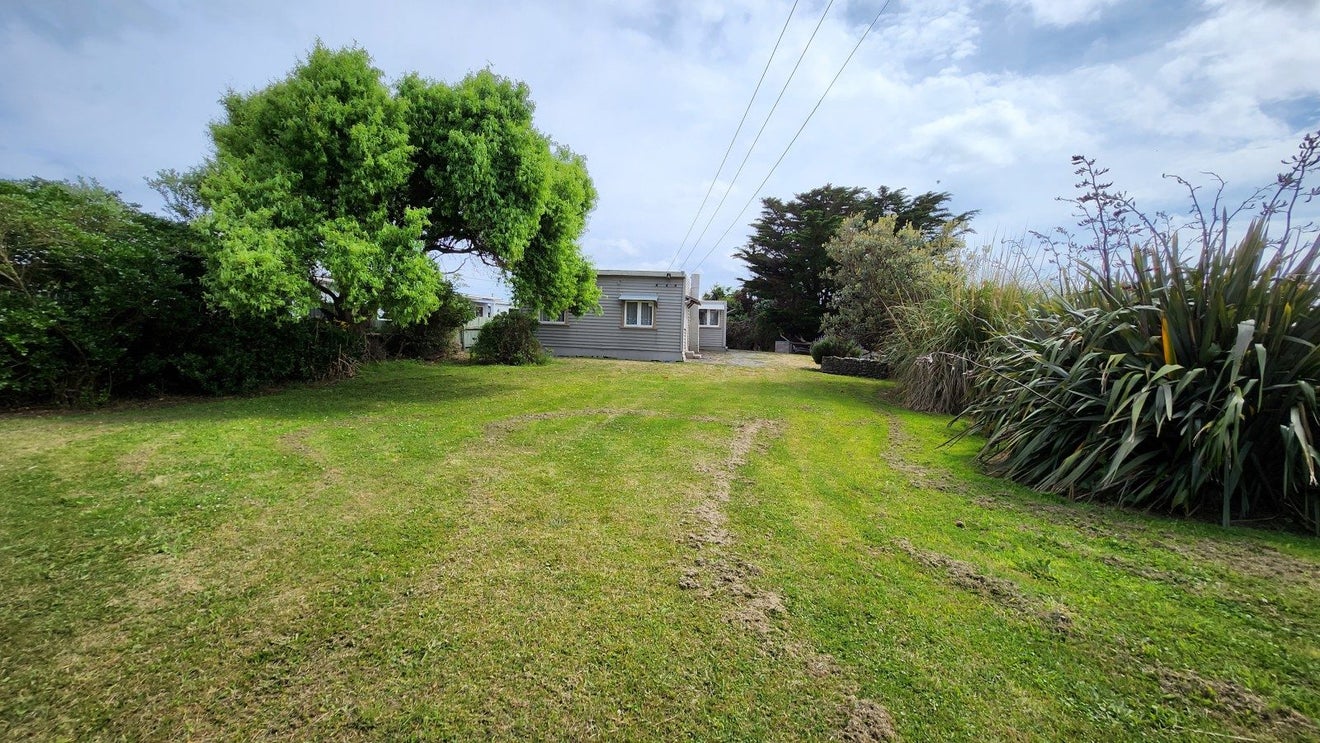 45 Pratt Avenue, Foxton Beach, Foxton - Carousel 2