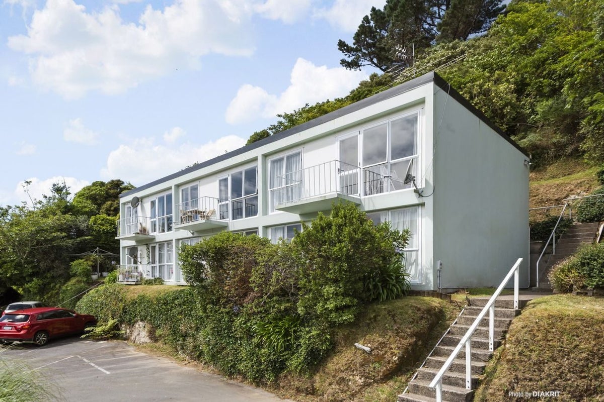 5/27 South Karori Road, Karori, Wellington - Carousel 1