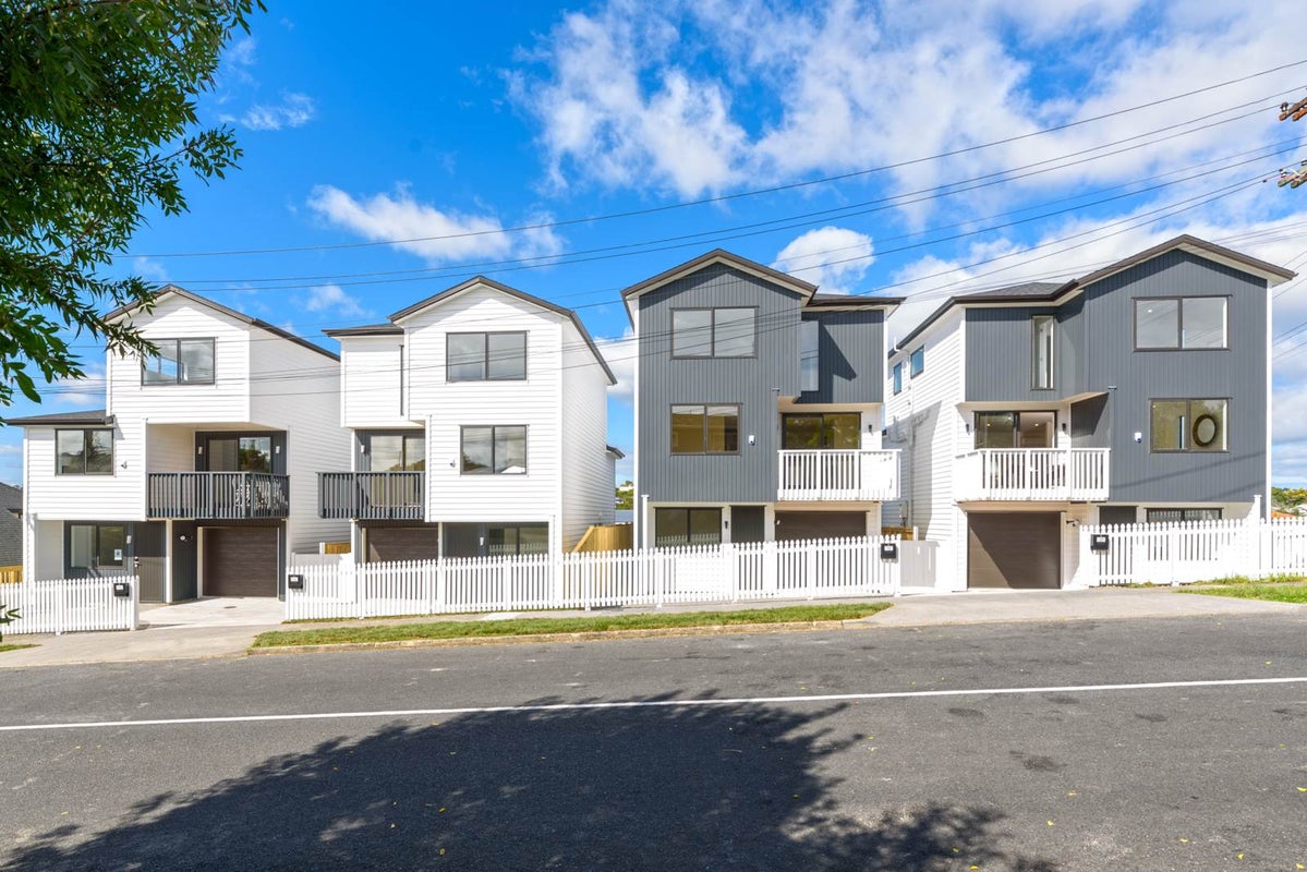 96 Rosamund Avenue, New Windsor, Auckland - Carousel 1