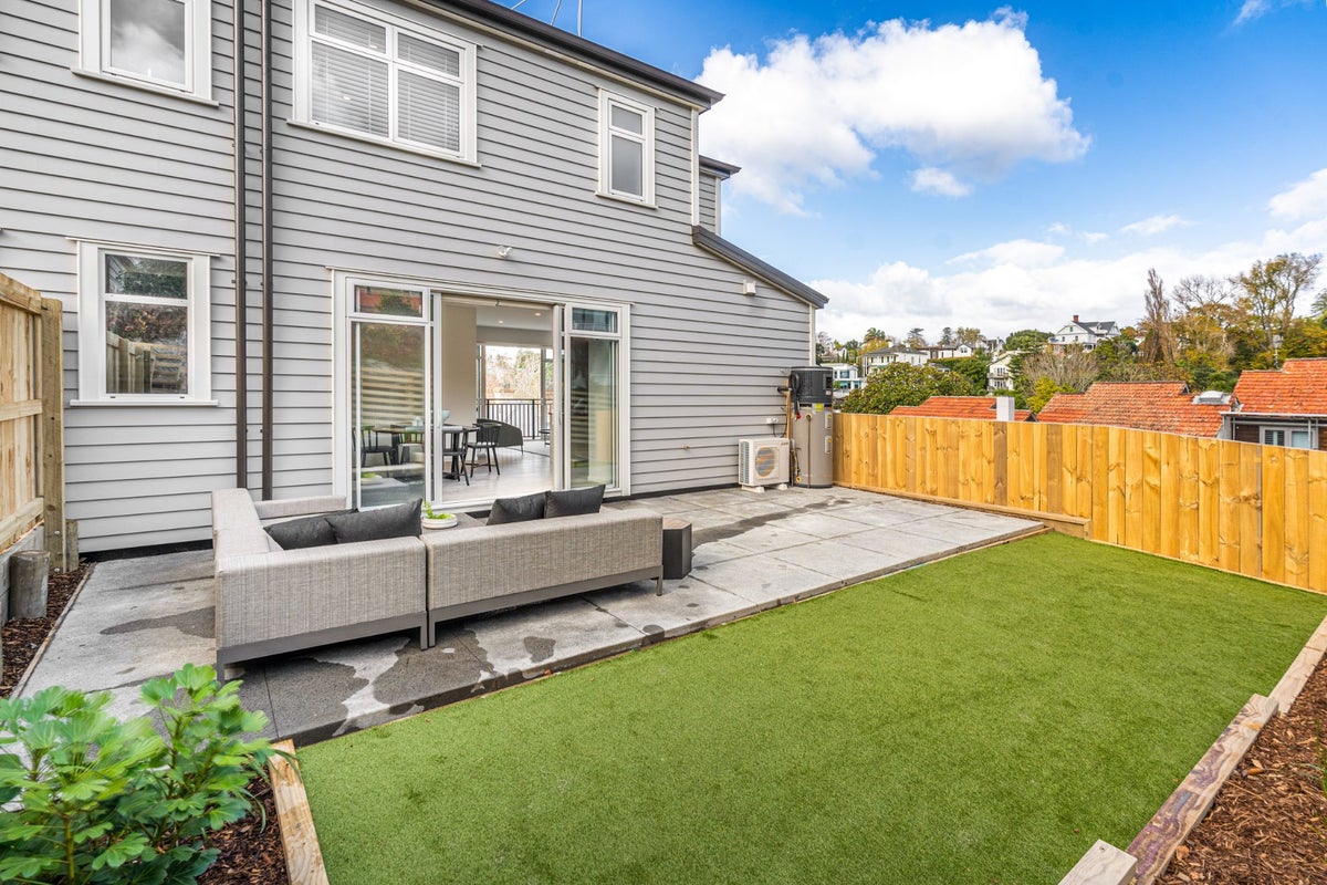23E Windsor Street, Parnell, Auckland - Carousel 1