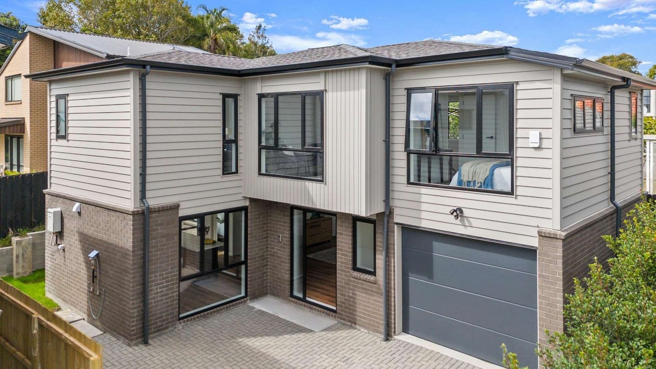 18 Range View Road, Mount Albert, Auckland - Carousel 1