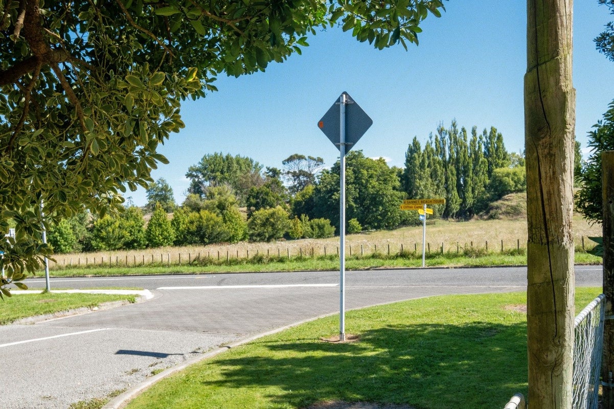1 Kuku Street, Te Awanga, Te Awanga - Carousel 15